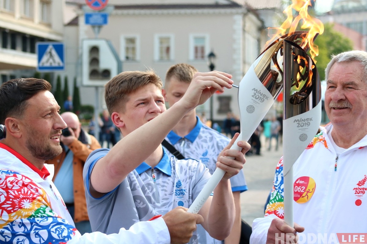 Гродно встретил эстафету огня "Пламя мира" 