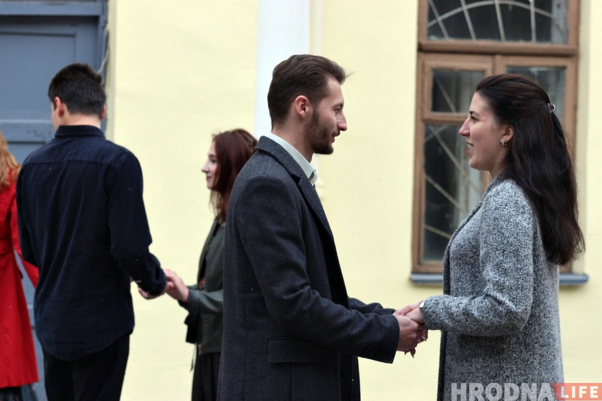 Беларуская музыка і танцы: у цэнтры Гродна зноў ажывае дворык Беларуская музыка і танцы: у цэнтры Гродна зноў ажывае дворык