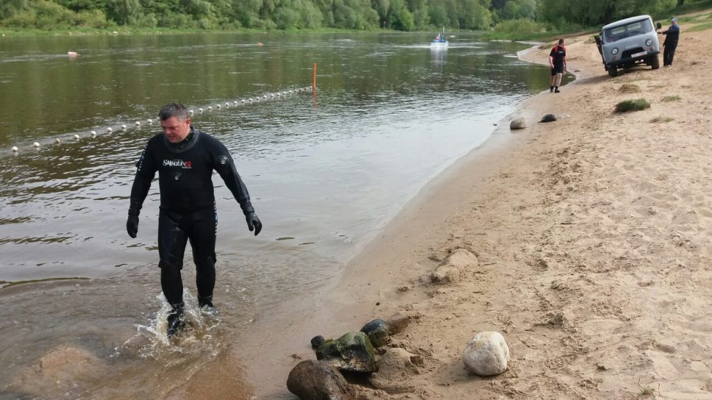 Гродзенскія выратавальнікі чысцяць гарадскія пляжы