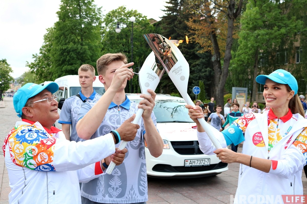 Гродно встретил эстафету огня "Пламя мира" 