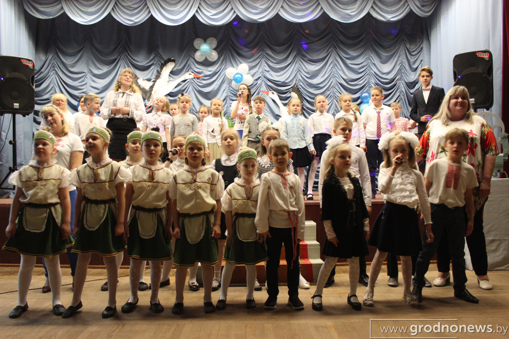 Жарты і вышыванкі. Беларускамоўны капуснік прайшоў у гродзенскай школе Жарты і вышыванкі. Беларускамоўны капуснік прайшоў у гродзенскай школе