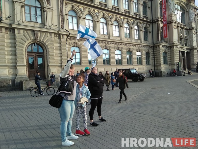 Фотафакт: Што рабілася ў Хельсінкі, калі фінскія хакеісты перамаглі канадцаў Фотафакт: Што рабілася ў Хельсінкі, калі фінскія хакеісты перамаглі канадцаў