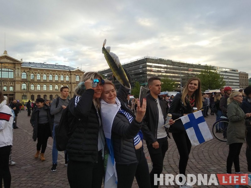 Фотафакт: Што рабілася ў Хельсінкі, калі фінскія хакеісты перамаглі канадцаў Фотафакт: Што рабілася ў Хельсінкі, калі фінскія хакеісты перамаглі канадцаў