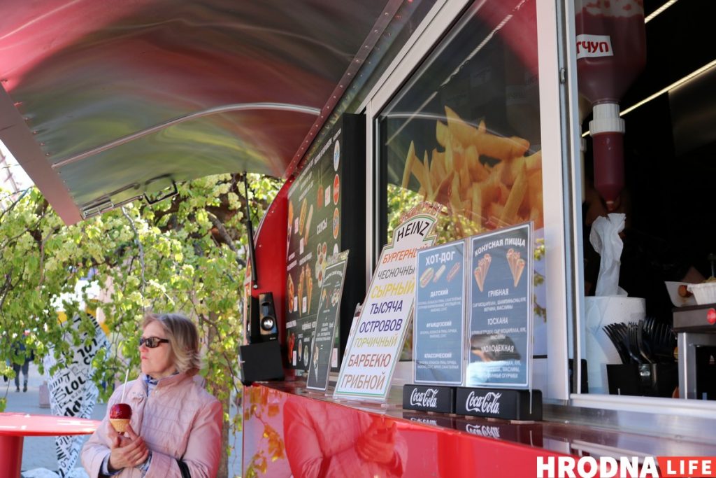 Фудтрак "Пан Картофан" адкрыўся на Віленскай: ёсць конусныя піцы і бульбачка з "сакрэтным" хрустам