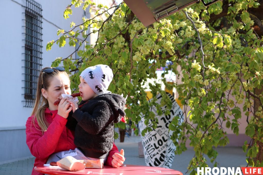 Фудтрак "Пан Картофан" адкрыўся на Віленскай: ёсць конусныя піцы і бульбачка з "сакрэтным" хрустам