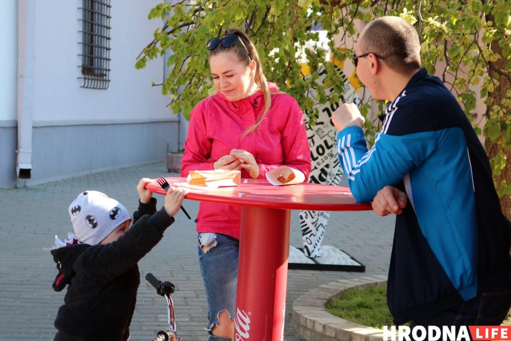 Фудтрак "Пан Картофан" адкрыўся на Віленскай: ёсць конусныя піцы і бульбачка з "сакрэтным" хрустам