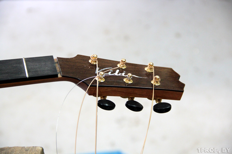 "Добрая гітара будзе служыць гаспадару ўсё жыццё". Стваральнік гітар «J: МОРС» і Міхалка з Гродна расказаў пра сваю працу