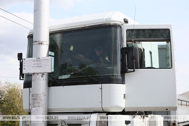 У Гродне грузавік выкаціўся на прыпынак: двое пацярпелых У Гродне грузавік выкаціўся на прыпынак: двое пацярпелых