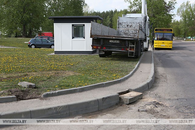 У Гродне грузавік выкаціўся на прыпынак: двое пацярпелых У Гродне грузавік выкаціўся на прыпынак: двое пацярпелых
