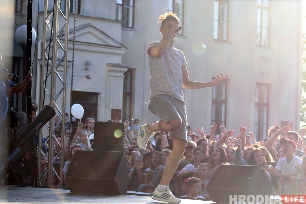 "Сабраліся кайфануць". У Гродне прайшоў канцэрт Цімы Беларускіх