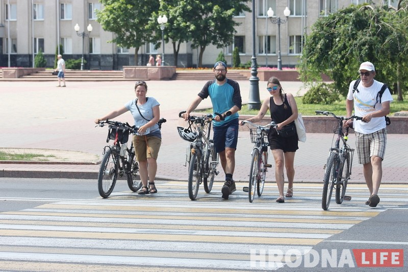 Велотуристы катались по Европе и случайно узнали про безвизовую Беларусь и Европейские игры