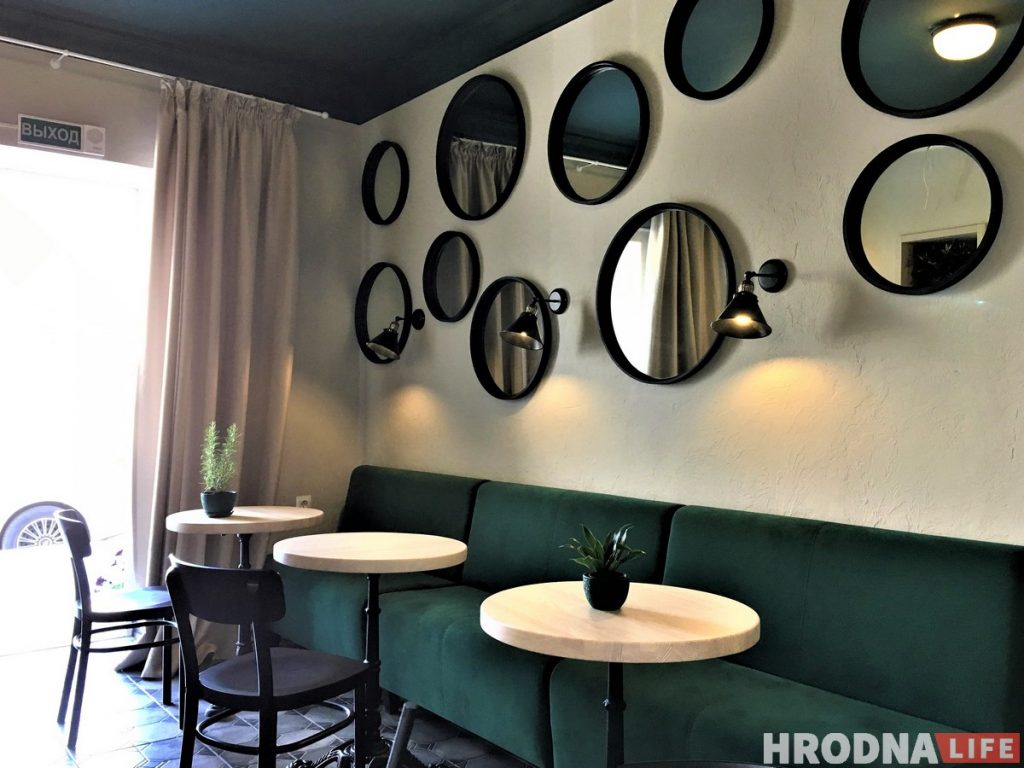 Венскія вафлі, хатняе марожанае і дабрачыннасць па аўторках. На Вялікай Траецкай адкрылася новая кавярня