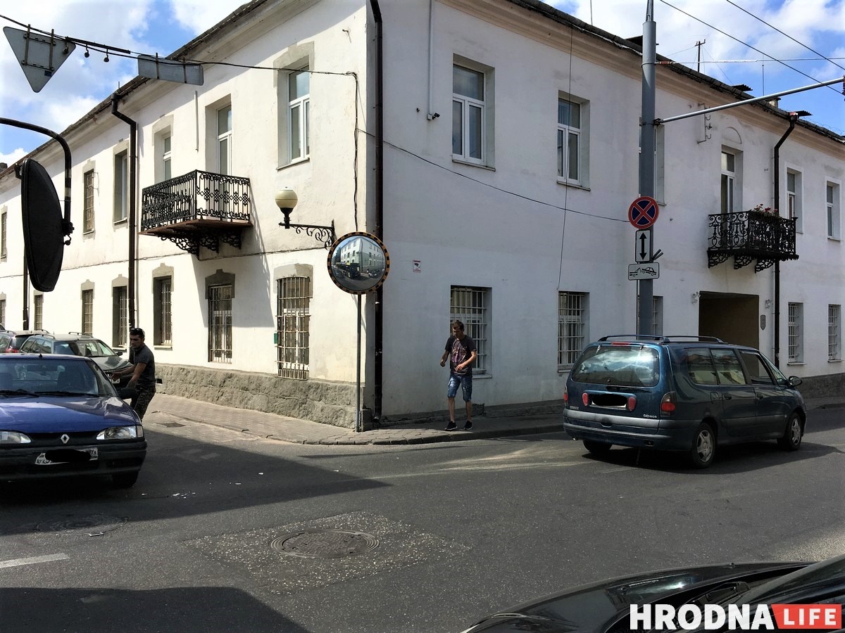 Небольшое ДТП в центре. Пробка образовалась моментально