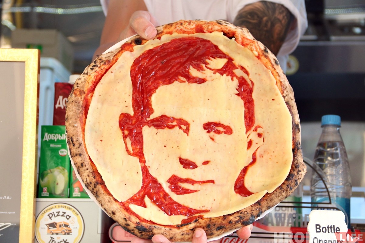 В гродненском Pizzatruck сделали пиццу с портретом гангстера Мейера Ланского