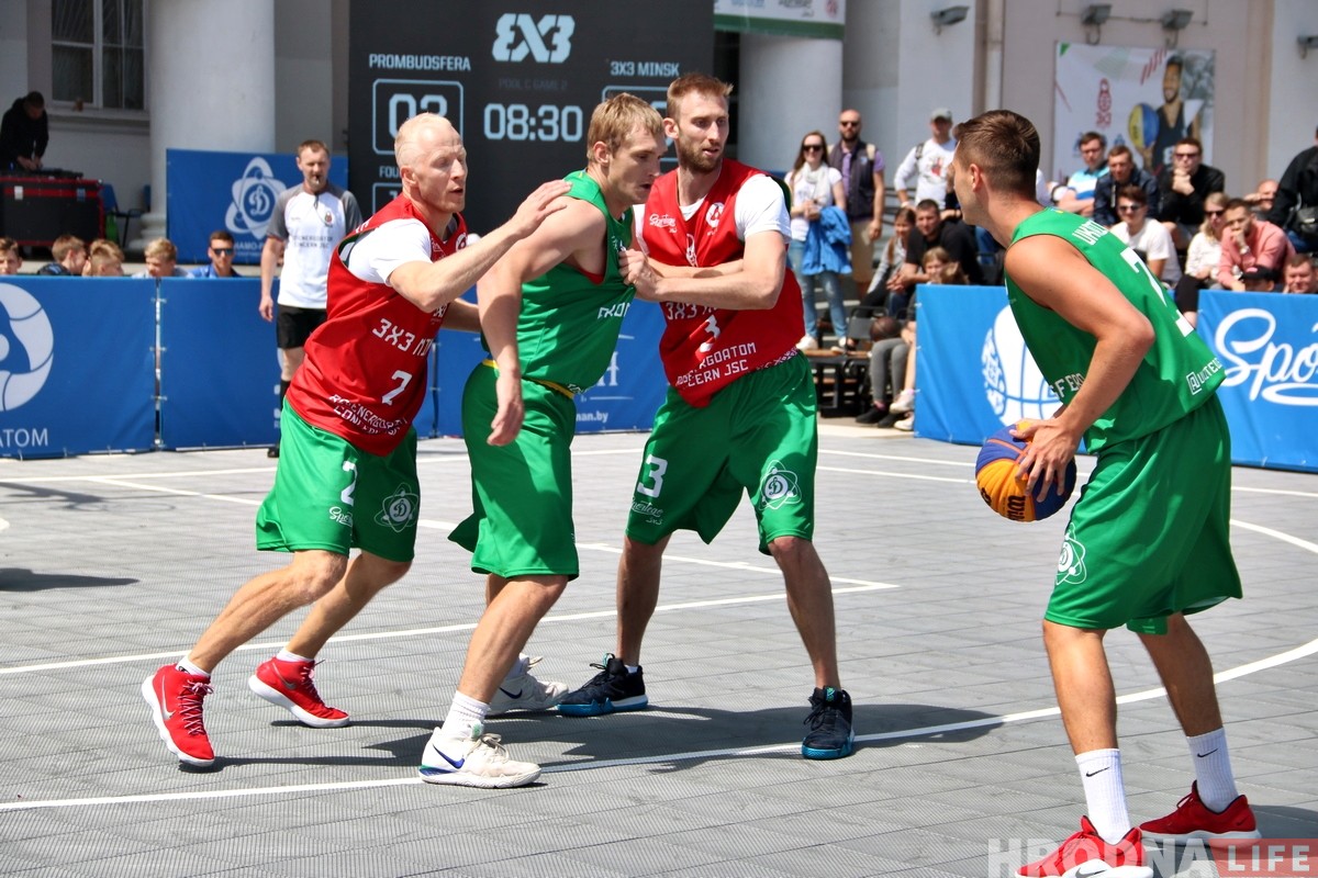 Паглядзець вулічны баскетбол у цэнтры Гродна прыйшлі сотні гледачоў