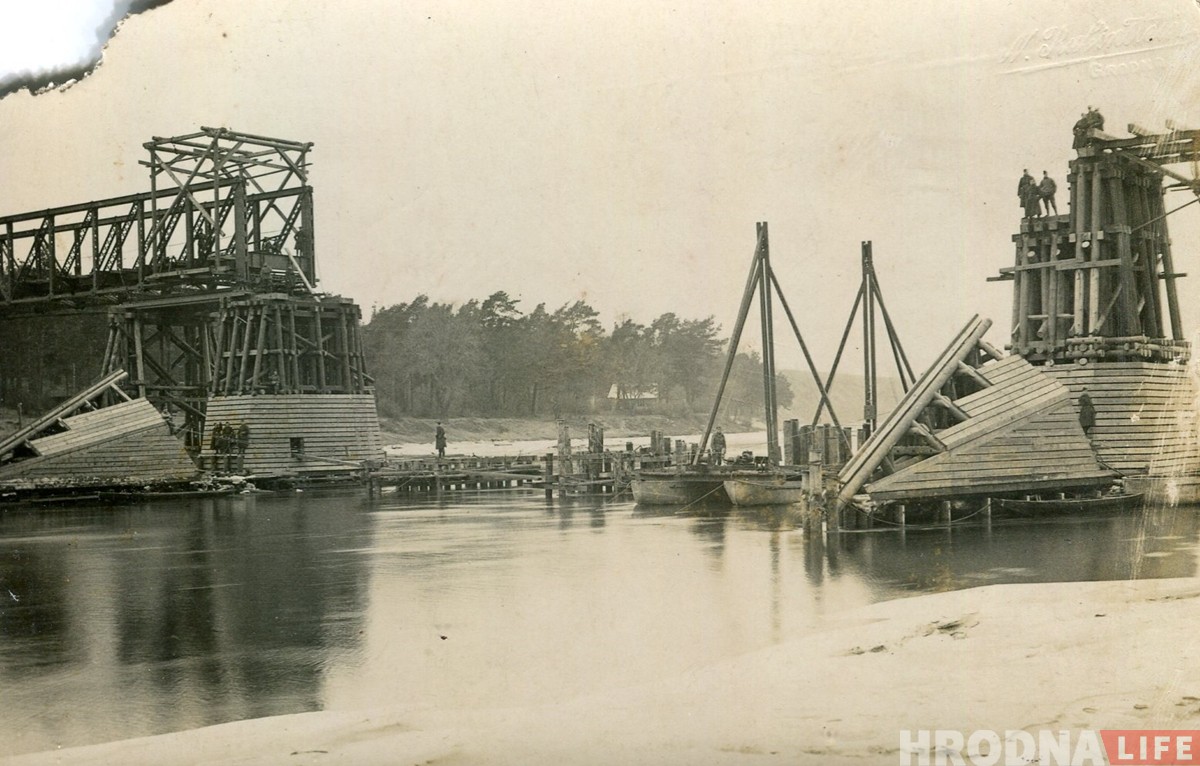 Засталіся толькі фатаграфіі: як выглядаў "Чырвоны" мост у Румлёва