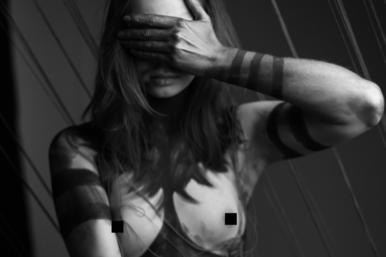 «Неідэальнае цела можа быць прыгожым". Навошта гродзенка здымаецца аголенай