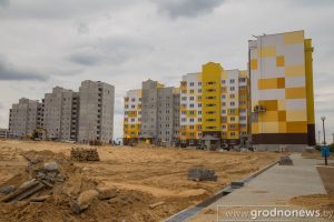 Чыноўнікі прызналі памылку: у Грандзічах усё ж пабудуюць школу і дзіцячы садок Чыноўнікі прызналі памылку: у Грандзічах усё ж пабудуюць школу і дзіцячы садок