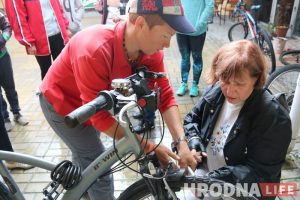 “Заклеіць кола ці адраматнаваць тармазы можа любая дзяўчына” Як прайшоў майстар-клас ад Hrodna.life па рамонту ровараў “Заклеіць кола ці адраматнаваць тармазы можа любая дзяўчына” Як прайшоў майстар-клас ад Hrodna.life па рамонту ровараў