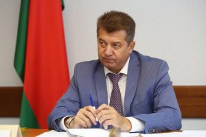 Памочніка прэзідэнта Раўнейку, які ўзяў $200 тысяч хабару, за закрытымі дзвярыма прысудзілі да 12 гадоў зняволення