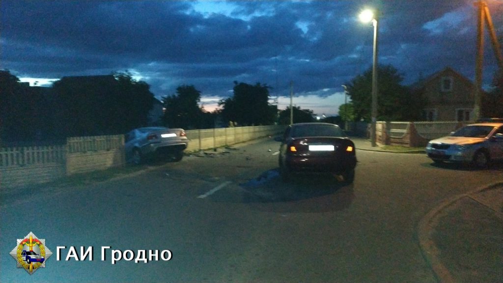 В Скиделе столкнулись два авто, у девушки-водителя и пассажирки серьезные травмы