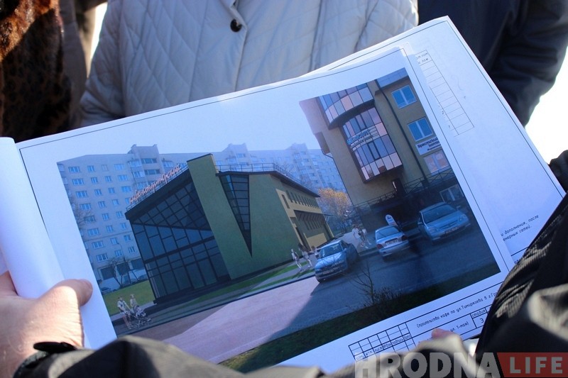 «Я не собираюсь строить забегаловку». Жители Ожешко не хотят видеть в своем дворе кафе-кондитерскую 