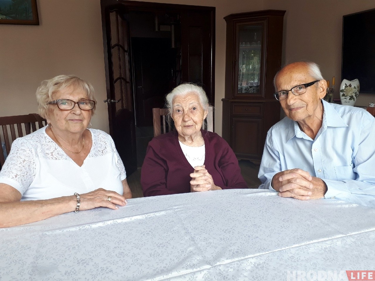 «Такие встречи продлевают жизнь». 90-летний гродненец приехал из польского Эльблонга на встречу с горожанами