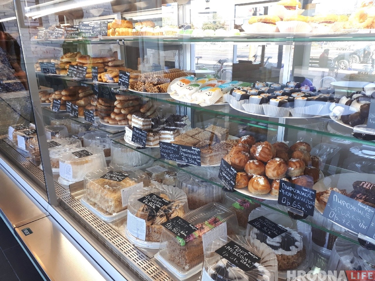 Фотофакт: в "Батории" открылся обновленный кафетерий