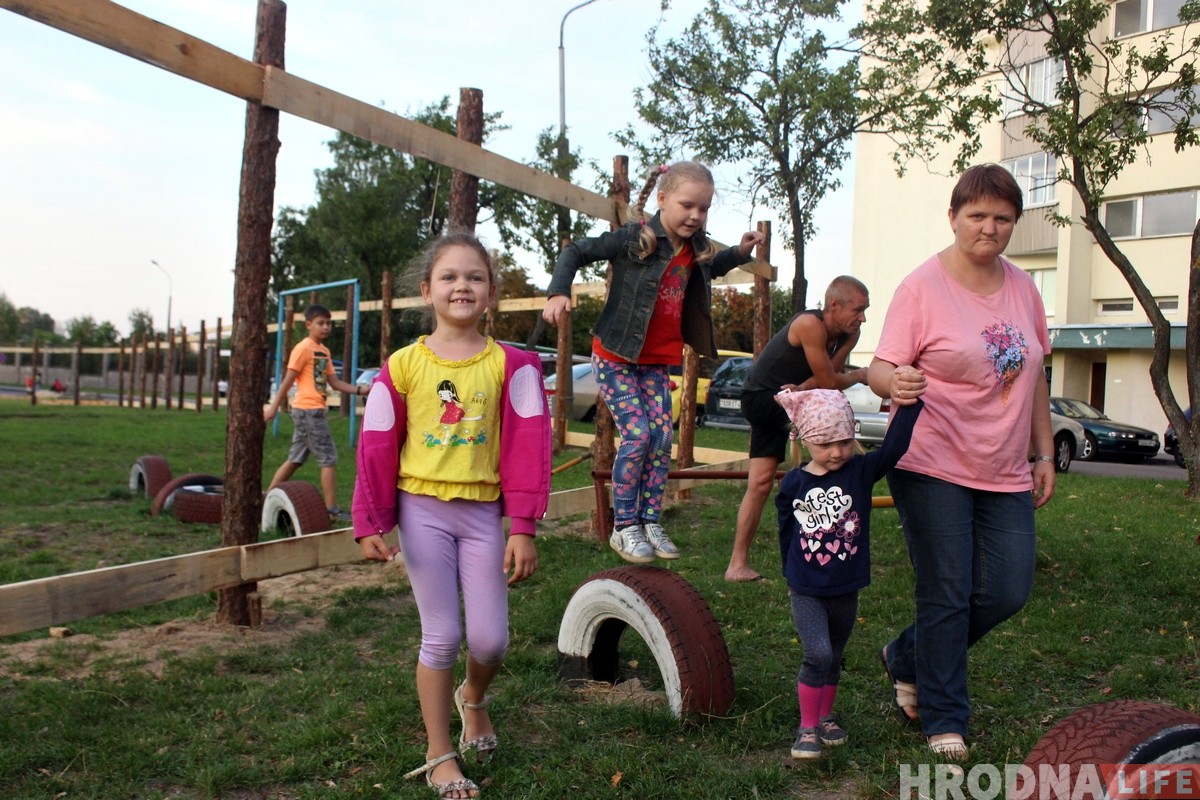 «Я не собираюсь строить забегаловку». Жители Ожешко не хотят видеть в своем дворе кафе-кондитерскую 