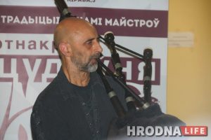 Лявоніха і гімн Беларусі. Іранец з Германіі зайграў іх у Гродне на дудзе Лявоніха і гімн Беларусі. Іранец з Германіі зайграў іх у Гродне на дудзе