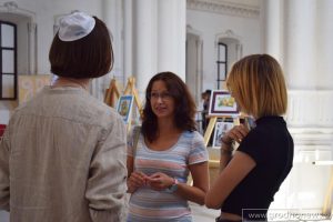 “Круцяць нешта сабе”. Наста Роўба адкрыла фаер-школу дзе вучаць не баяцца і паважаць агонь