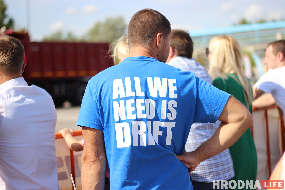Колы над зямлёю, рык на ўсю паркоўку: у Гродне прайшоў чацвёрты этап аўтаджымханы