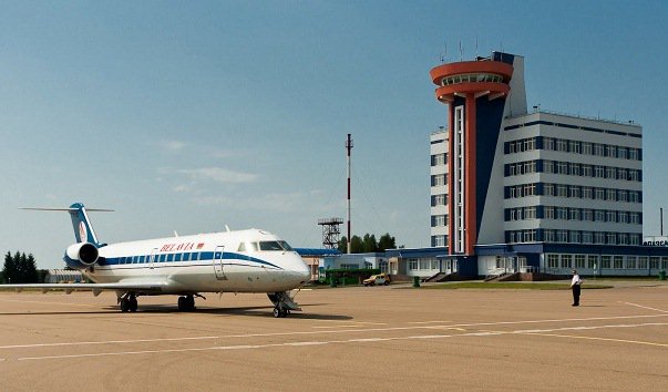 Гродненский аэропорт простаивает: сотрудников отправили домой на неполный оклад