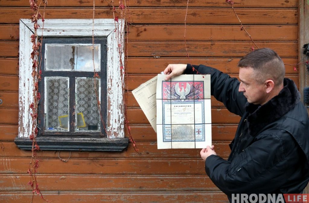 «За такія дакументы людзей вывозілі як ворагаў народа». Незвычайная знаходка гродзенца ў старым доме