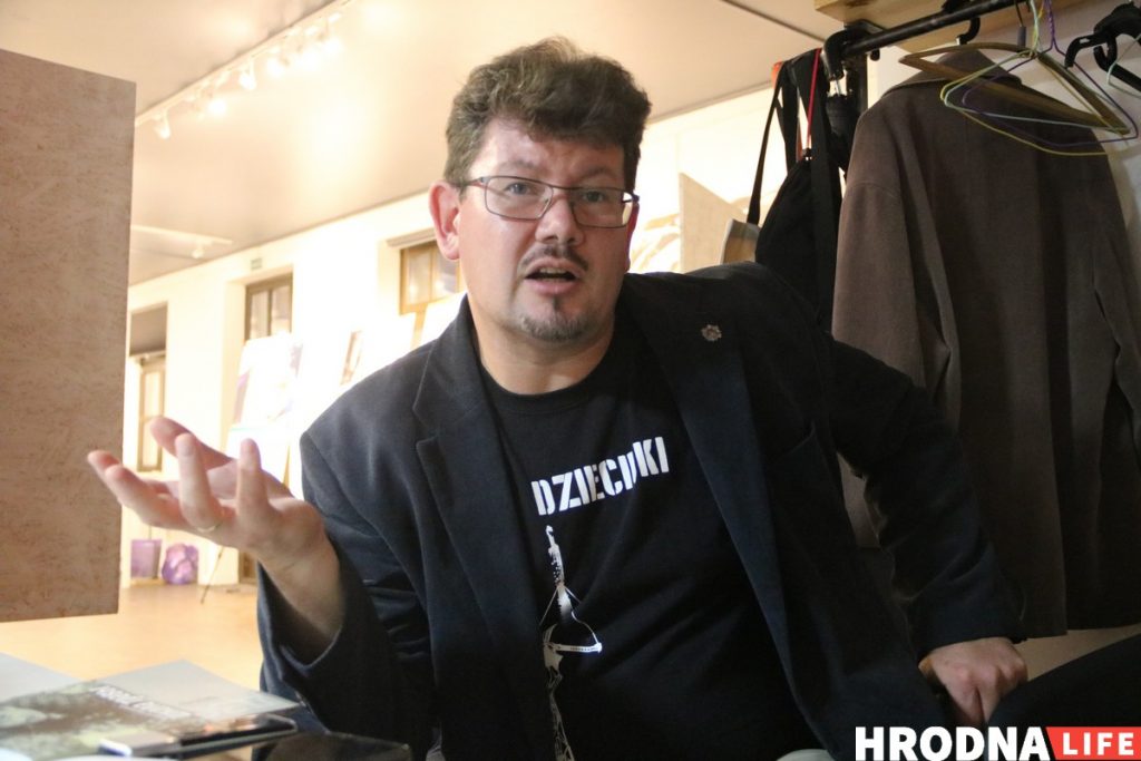 Што такое ПЭН і чаму там сварацца. Андрэй Хадановіч пра скандальны канфлікт беларускіх літаратараў