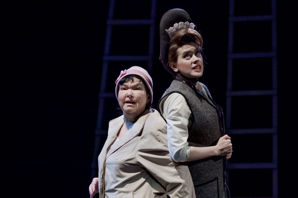 Сходить в театр не выходя из дома: На VOKA покажут спектакль «Земля Эльзы» в прямом эфире