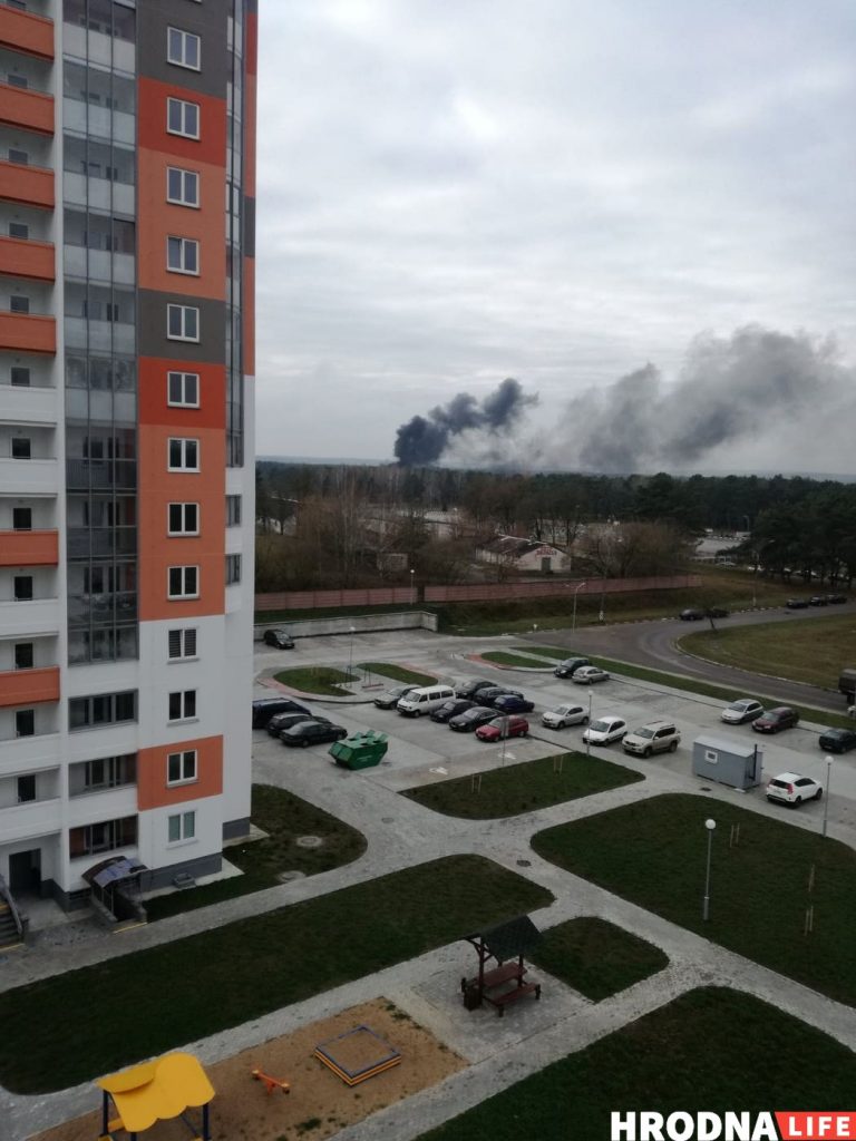 На территории воинской части на Фолюше случился пожар. Взрывы были слышны издалека