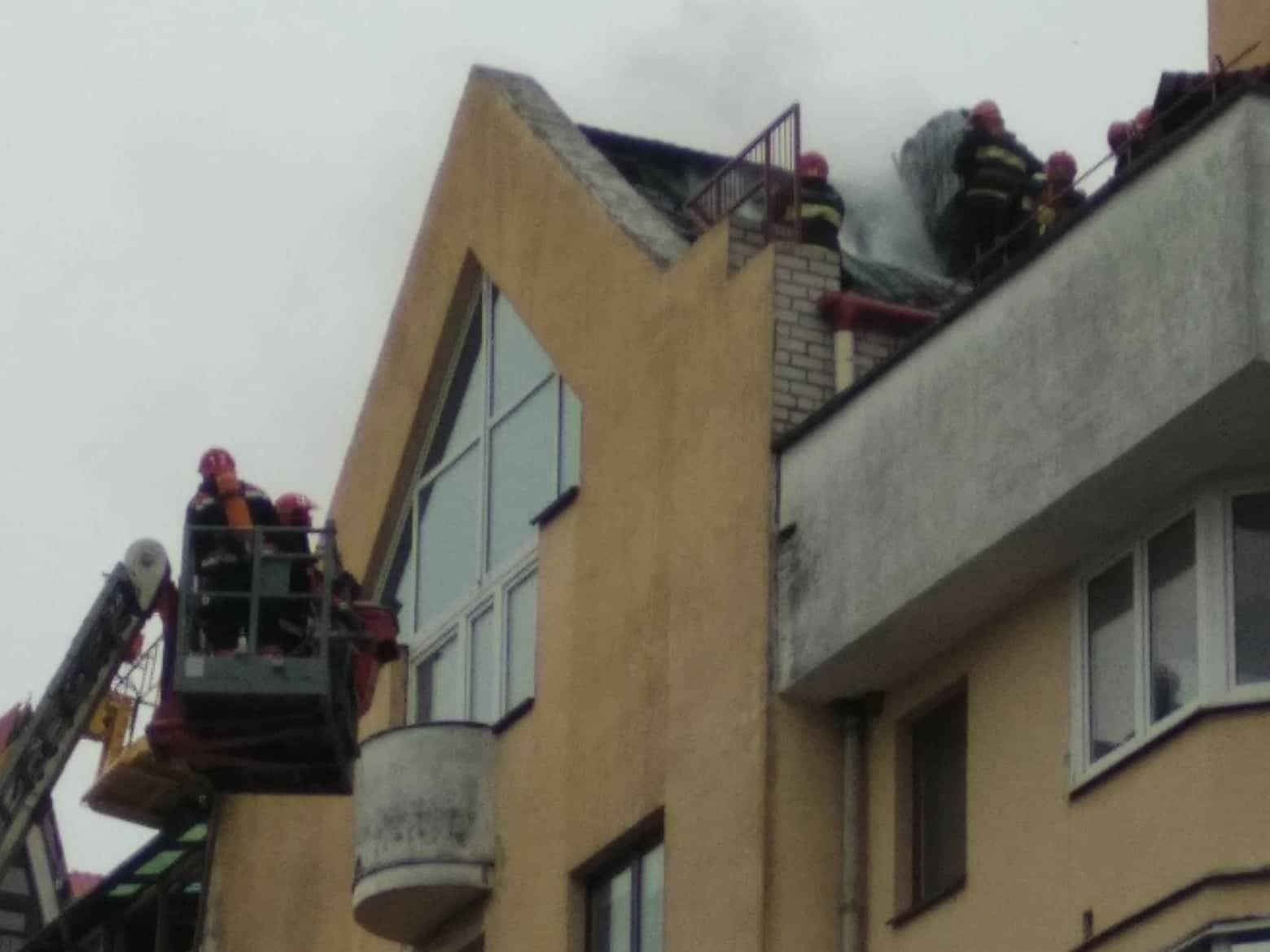 У цэнтры Гродна гарэў жылы будынак (абноўлена) У цэнтры Гродна гарэў жылы будынак (абноўлена)