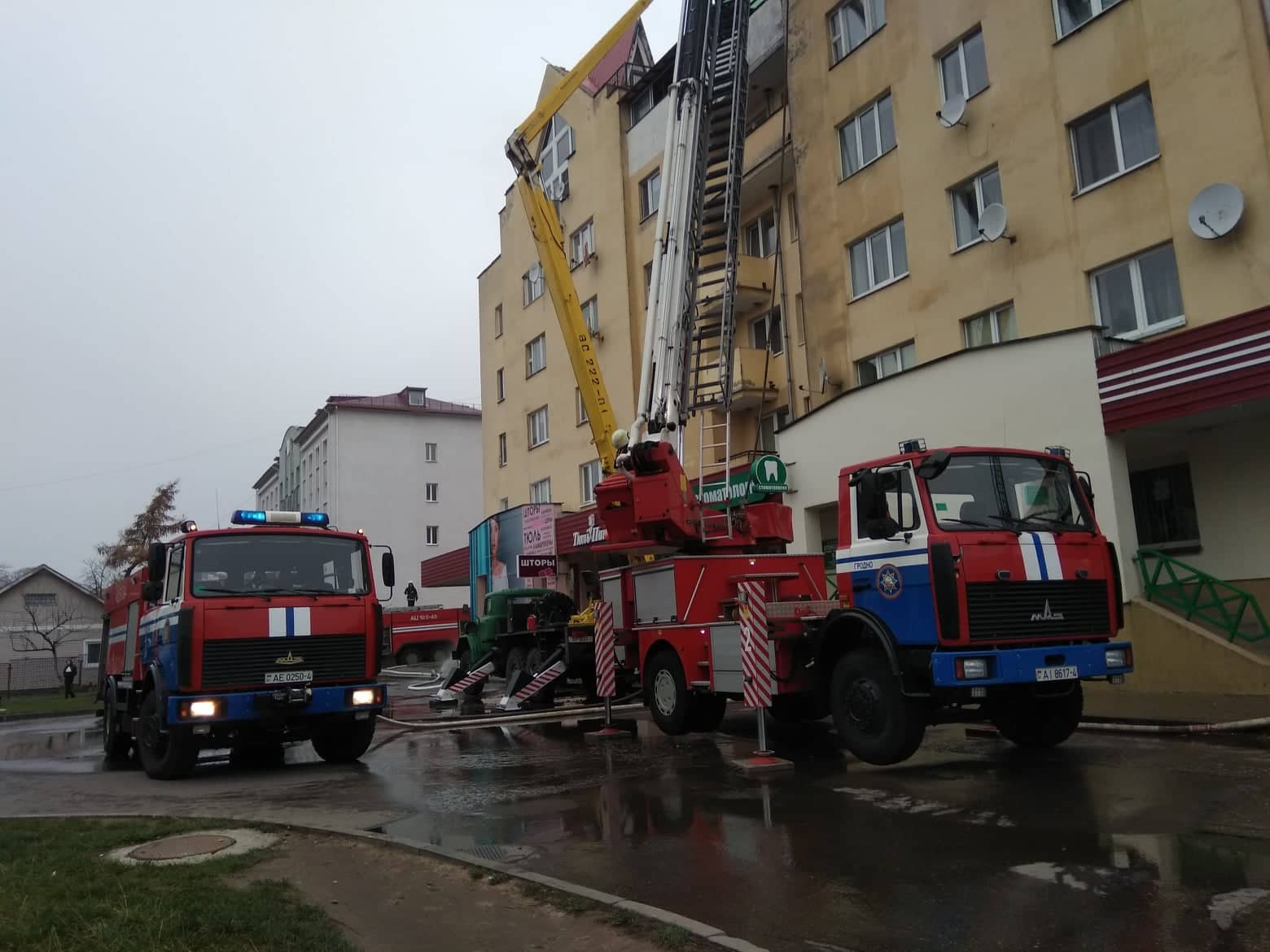 У цэнтры Гродна гарэў жылы будынак (абноўлена) У цэнтры Гродна гарэў жылы будынак (абноўлена)