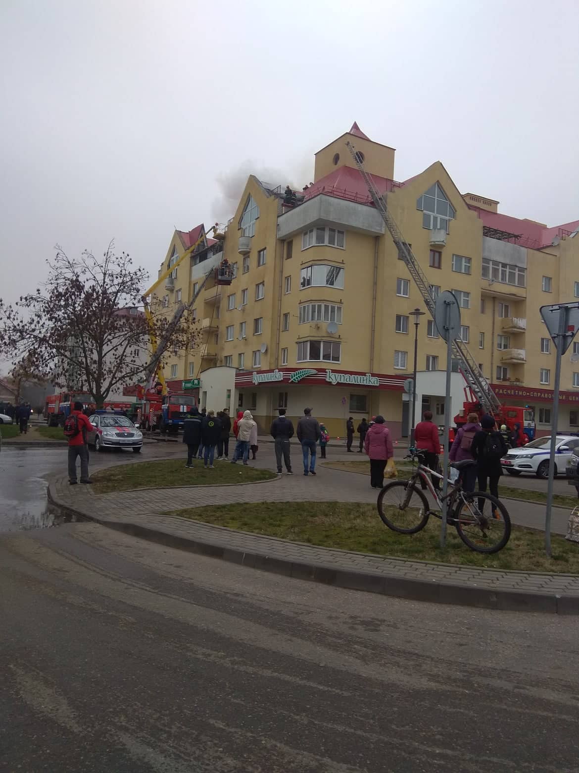 У цэнтры Гродна гарэў жылы будынак (абноўлена) У цэнтры Гродна гарэў жылы будынак (абноўлена)