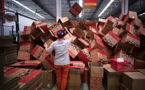 Прадаўцы з AliExpress пачалі прыпыняць дастаўку тавараў праз каранавірус