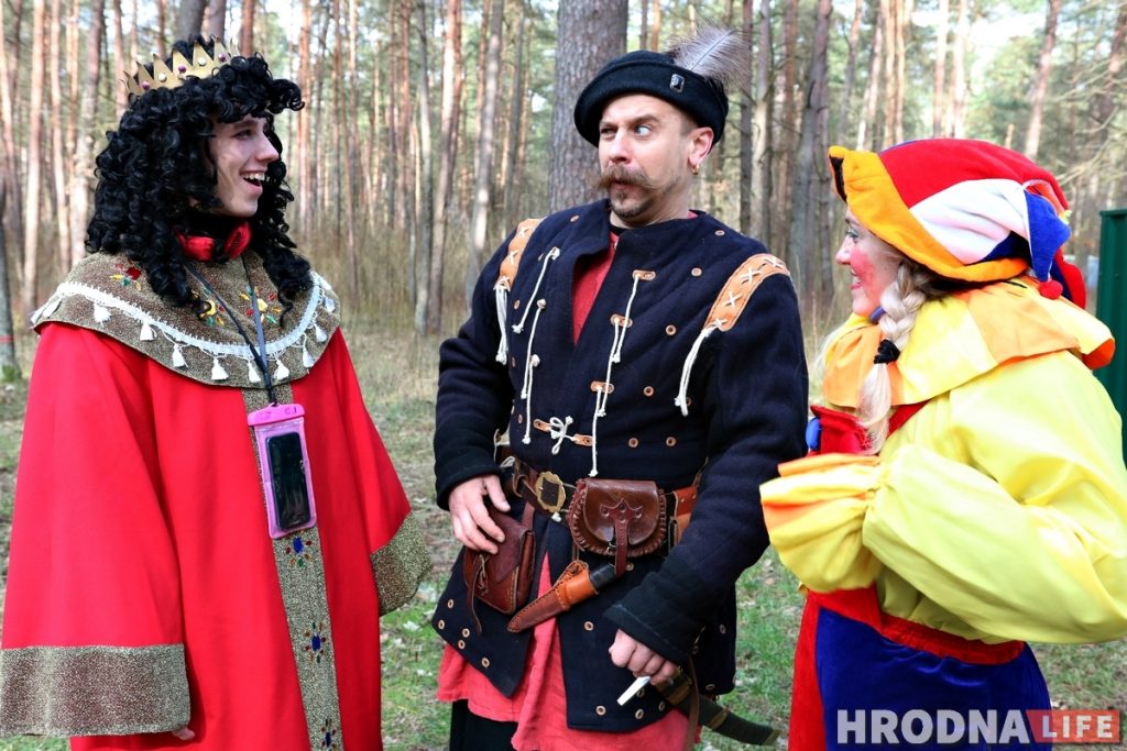 З блінамі і мядзведзіцай: у Гродне правялі зіму масавымі гуляннямі ў Пышках