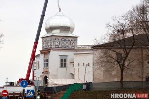 На вежу Старога замка паставілі купал. Глядзіце, як гэта выглядае На вежу Старога замка паставілі купал. Глядзіце, як гэта выглядае