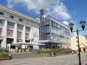 Стала вядома, які расіянін выкупіў сінагогу ў Слоніме. Прыбыткі яго кампаніі вылічваюцца мільёнамі еўра Стала вядома, які расіянін выкупіў сінагогу ў Слоніме. Прыбыткі яго кампаніі вылічваюцца мільёнамі еўра