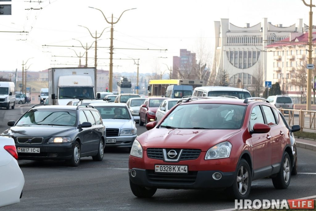 Адкуль бяруцца заторы ў горадзе і што з імі рабіць? Адказ - у падкасце "Утульны горад" Заторы ў горадзе Гродна здараюцца часта - і тады транспарт стаіць і ледзь рухаецца.