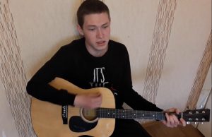 "Слухай СААЗ, а не людзей". Яшчэ адзін гродзенец запісаў песню пра каранавірус "Слухай СААЗ, а не людзей". Яшчэ адзін гродзенец запісаў песню пра каранавірус