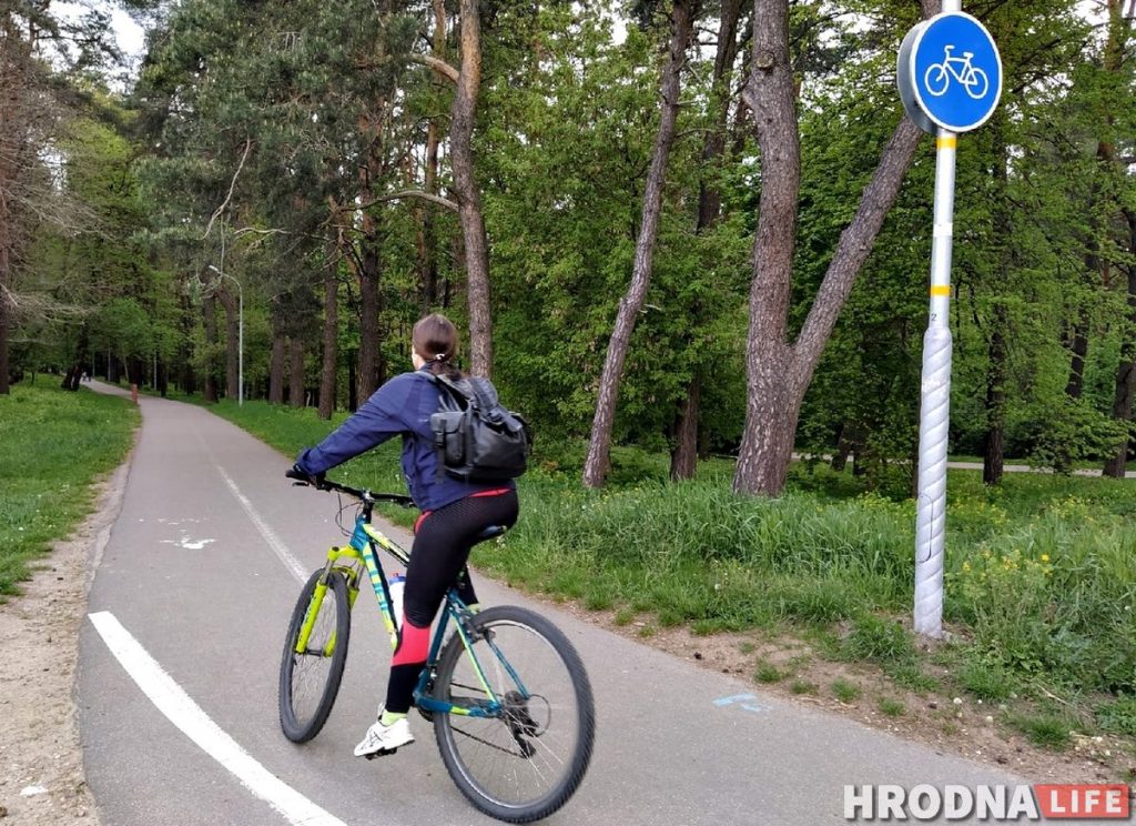 "Зламаў руку і выплюнуў два зубы". Як скончыць канфлікт веласіпедыстаў і пешаходаў у Пышках?