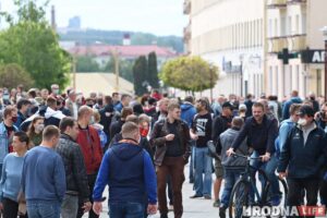 У Гродне сотні людзей прыйшлі на пікеты праціўнікаў Лукашэнкі У Гродне сотні людзей прыйшлі на пікеты праціўнікаў Лукашэнкі