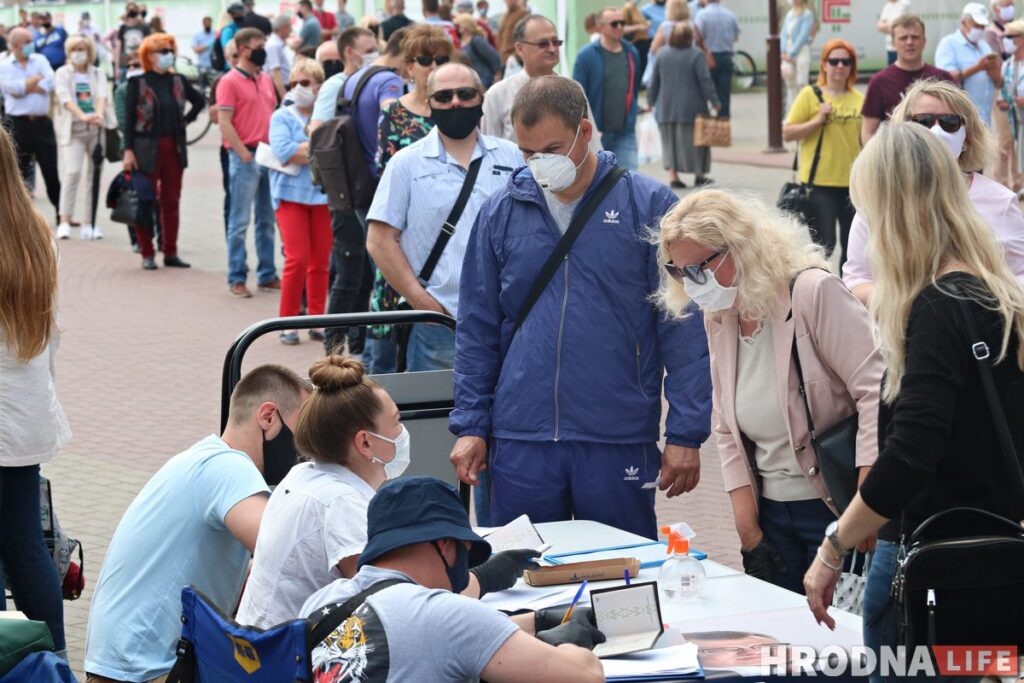 Назіральнік пра збор подпісаў у Гродне: «Людзі праяўляюць неверагодную актыўнасць»