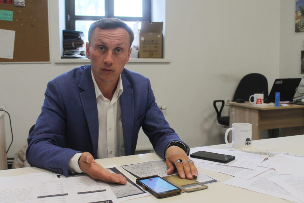 "Ты дрэнна скончыш". У Гродне двойчы напалі на актывіста, які дапамагае зняволеным